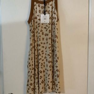 Agnes & Dora KeyHole Tunic Top